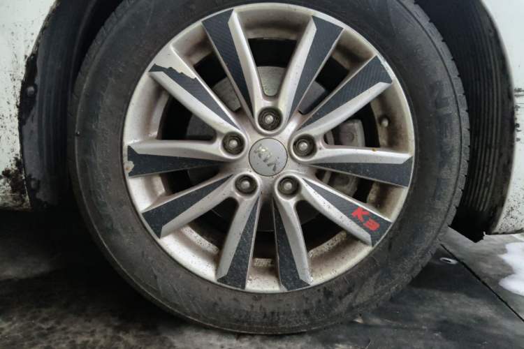 Used Kia K3 2013 1.6L Manual GLS Right Front Wheel Hub