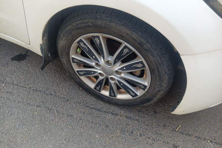 Used Kia K3 2013 1.6L Manual GLS Right Front Wheel Hub
