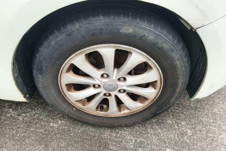 Used Kia K3 2013 1.6L Manual GL Right Front Wheel Hub