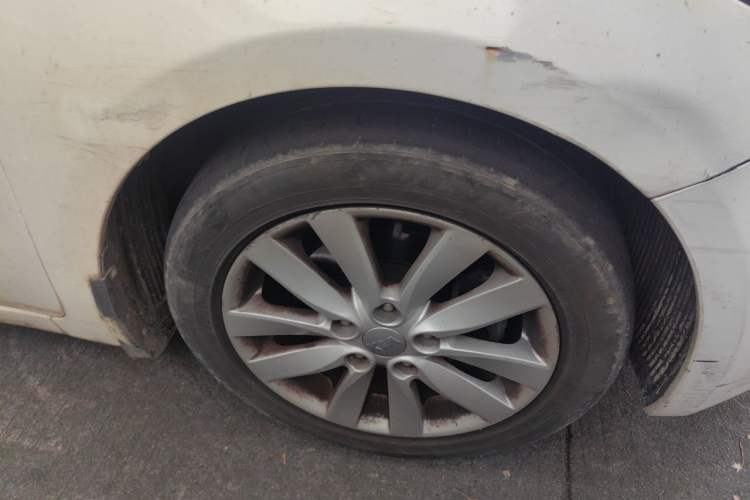 Used Kia K3 2013 1.6L Manual GLS Right Front Wheel Hub