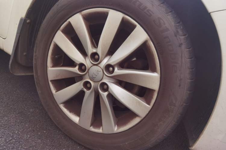 Used Kia K3 2013 1.6L Manual GLS Right Front Wheel Hub