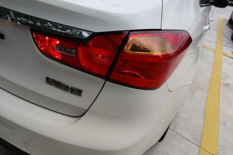 Used Kia K3 2013 1.6L Automatic GLS Right Rear Taillight