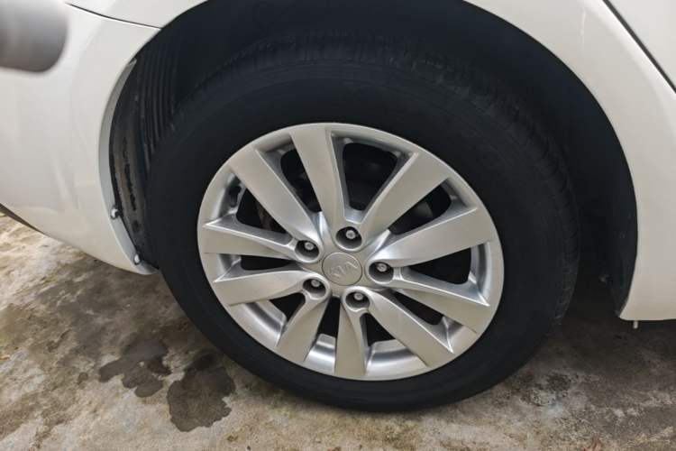 Used Kia K3 2013 1.6L Automatic GLS Right Rear Wheel Hub