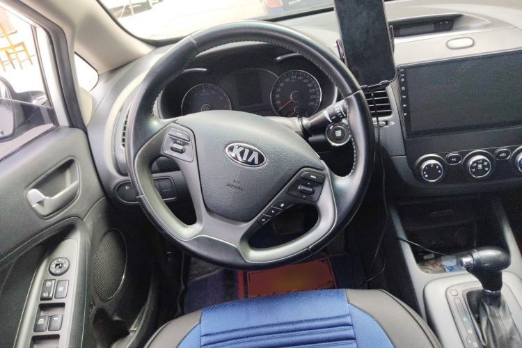 Used Kia K3 2013 1.6L Automatic GLS Steering Wheel