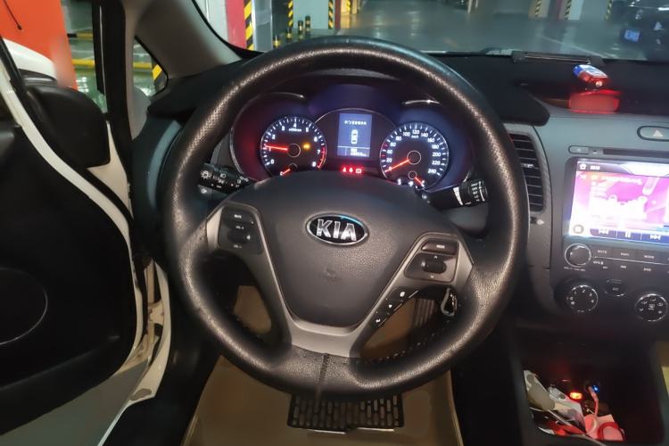 Used Kia K3 2013 1.6L Manual GLS Steering Wheel