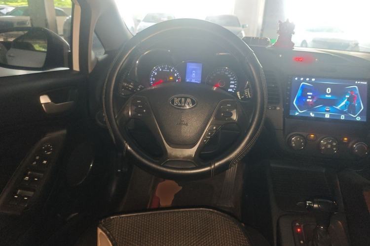 Used Kia K3 2013 1.6L Automatic GLS Steering Wheel