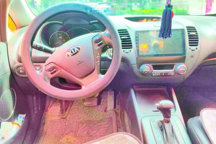 Used Kia K3 2013 1.6L Automatic DLX Steering Wheel