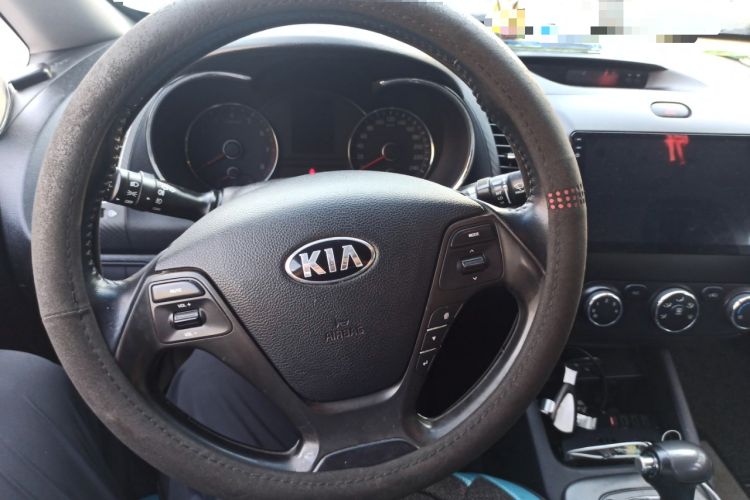 Used Kia K3 2013 1.6L Automatic GLS Steering Wheel