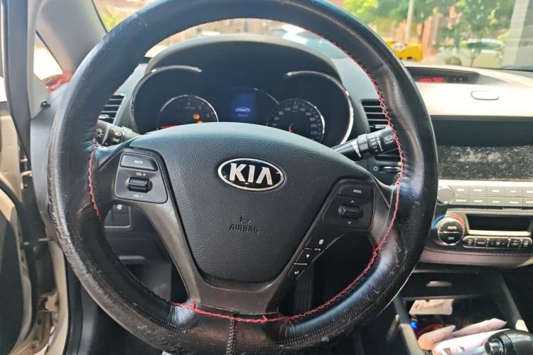 Used Kia K3 2013 1.6L Automatic DLX Steering Wheel