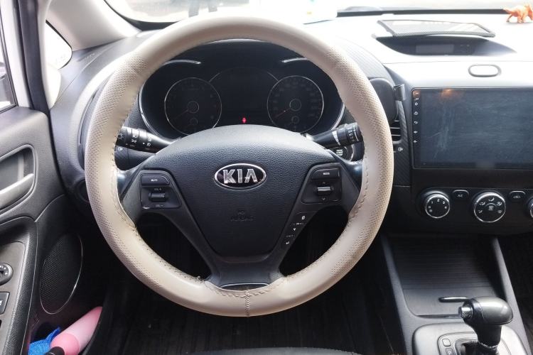 Used Kia K3 2013 1.6L Automatic GLS Steering Wheel