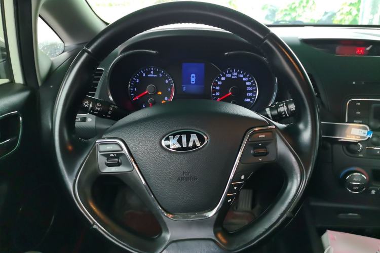 Used Kia K3 2013 1.6L Automatic DLX Steering Wheel