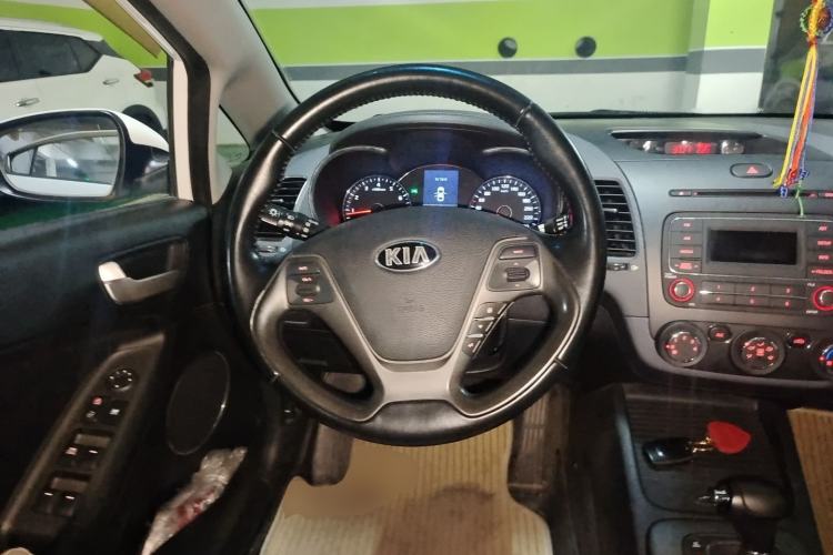 Used Kia K3 2013 1.6L Automatic GLS Steering Wheel