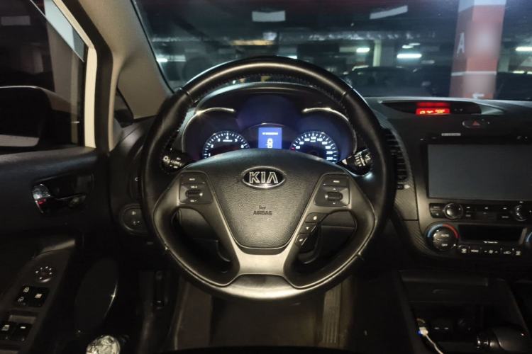 Used Kia K3 2013 1.6L Automatic DLX Steering Wheel