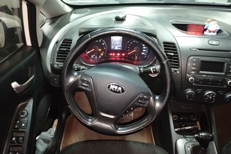 Used Kia K3 2013 1.6L Automatic GLS Steering Wheel