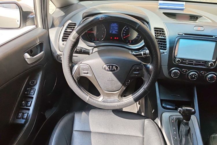 Used Kia K3 2013 1.6L Automatic GLS Steering Wheel