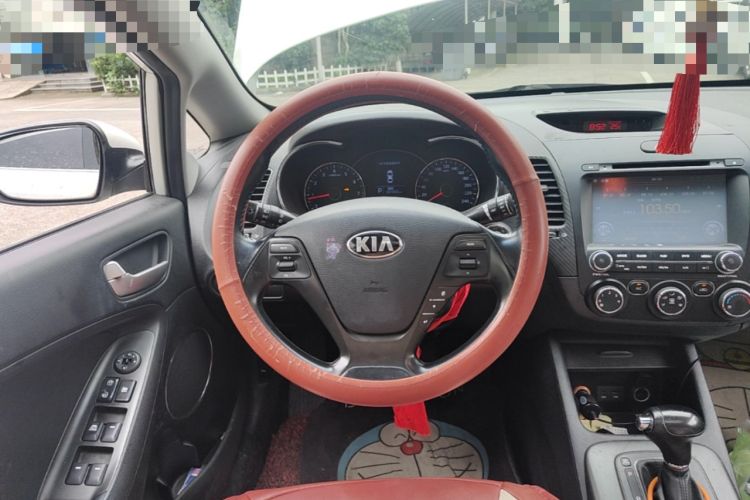 Used Kia K3 2013 1.6L Automatic GLS Steering Wheel