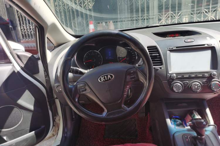 Used Kia K3 2013 1.6L Automatic GLS Steering Wheel