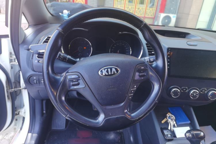Used Kia K3 2013 1.6L Automatic GLS Steering Wheel