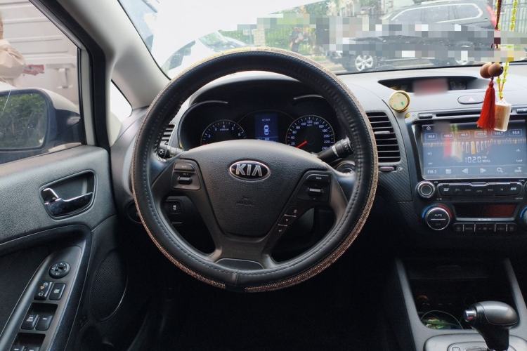 Used Kia K3 2013 1.6L Automatic DLX Steering Wheel