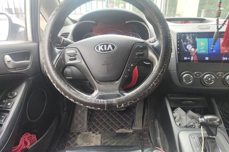 Used Kia K3 2013 1.6L Automatic GLS Steering Wheel
