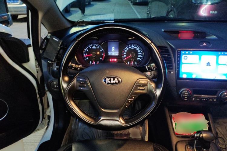 Used Kia K3 2013 1.6L Automatic DLX Steering Wheel