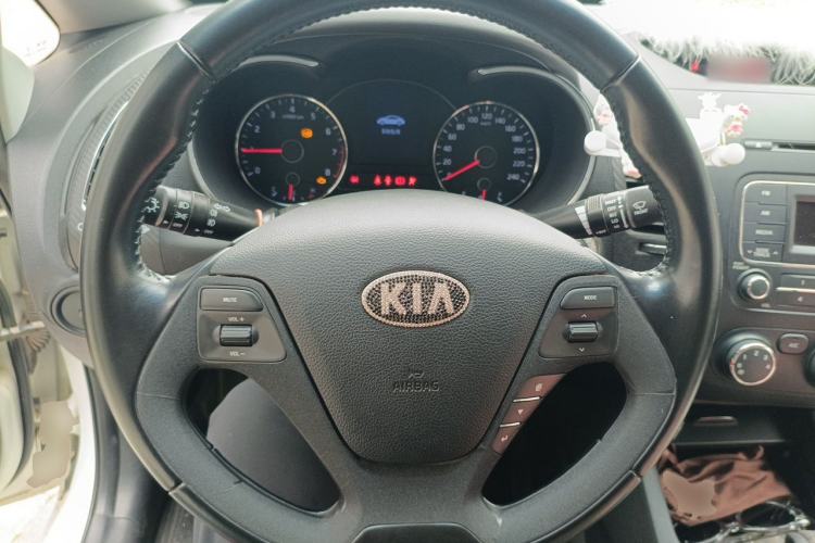 Used Kia K3 2013 1.6L Automatic GLS Steering Wheel
