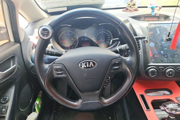 Used Kia K3 2013 1.6L Automatic GLS Steering Wheel