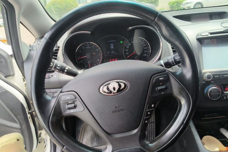 Used Kia K3 2013 1.6L Automatic DLX Steering Wheel
