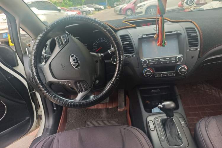 Used Kia K3 2013 1.6L Automatic Premium Steering Wheel