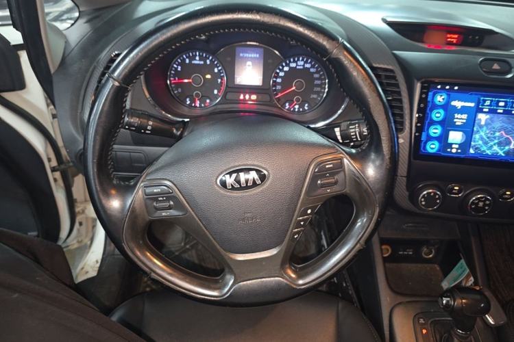 Used Kia K3 2013 1.6L Automatic GLS Steering Wheel