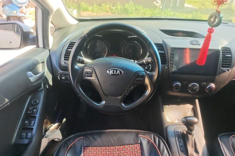 Used Kia K3 2013 1.6L Automatic GLS Steering Wheel