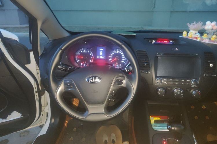 Used Kia K3 2013 1.6L Automatic GLS Steering Wheel