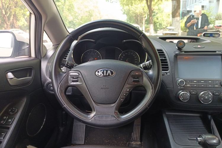 Used Kia K3 2013 1.6L Automatic GLS Steering Wheel