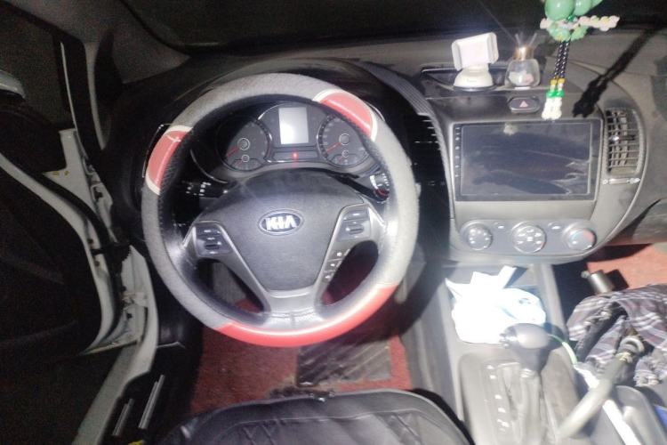 Used Kia K3 2013 1.6L Automatic GLS Steering Wheel