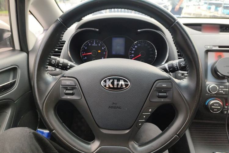 Used Kia K3 2013 1.6L Automatic DLX Steering Wheel