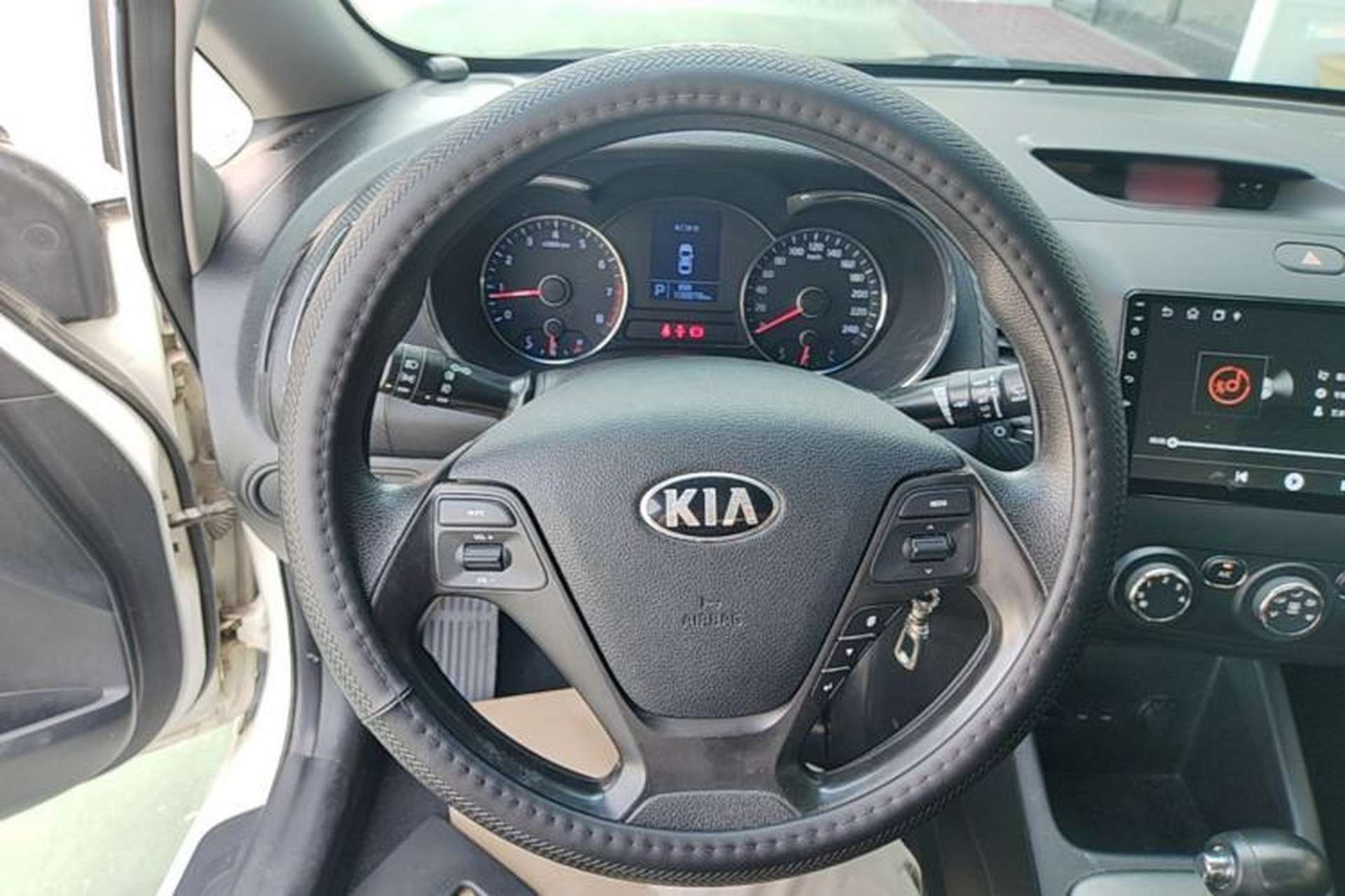 Used Kia K3 2013 1.6L Automatic GL Steering Wheel