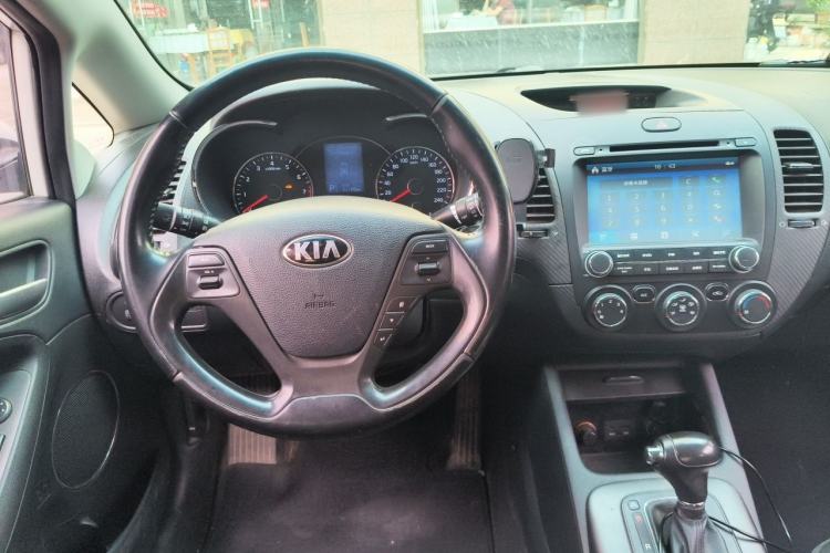 Used Kia K3 2013 1.6L Automatic GLS Steering Wheel