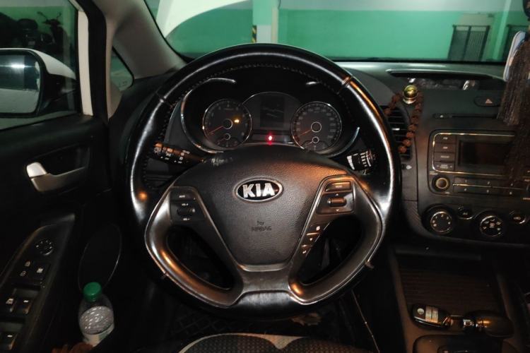 Used Kia K3 2013 1.6L Automatic GLS Steering Wheel