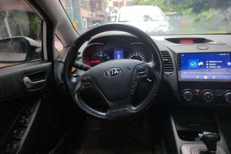 Used Kia K3 2013 1.6L Automatic GLS Steering Wheel