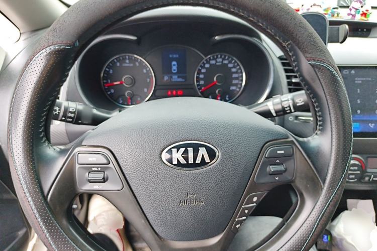 Used Kia K3 2013 1.6L Automatic DLX Steering Wheel