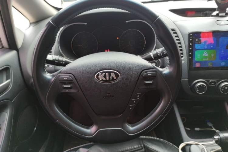 Used Kia K3 2013 1.6L Automatic GLS Steering Wheel