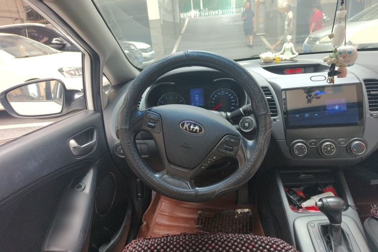 Used Kia K3 2013 1.6L Automatic GLS Steering Wheel