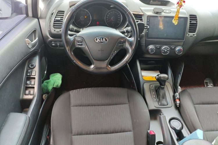 Used Kia K3 2013 1.6L Automatic GLS Steering Wheel