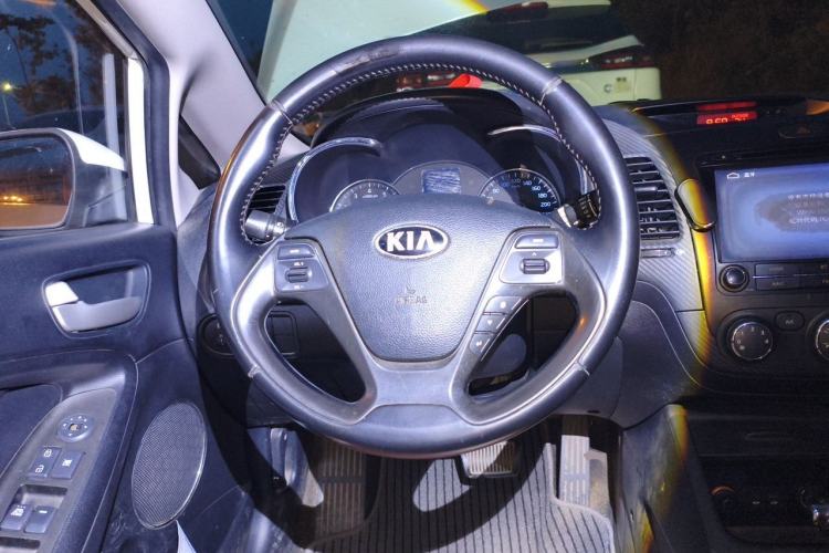 Used Kia K3 2013 1.6L Automatic GLS Steering Wheel