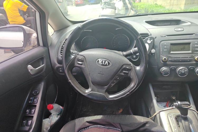 Used Kia K3 2013 1.6L Automatic GLS Steering Wheel