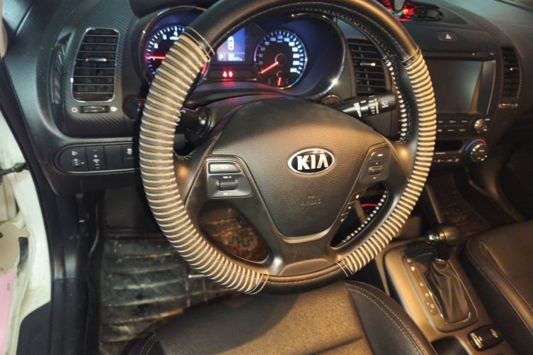 Used Kia K3 2013 1.6L Automatic DLX Steering Wheel