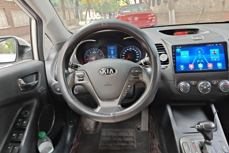 Used Kia K3 2013 1.6L Automatic GLS Steering Wheel