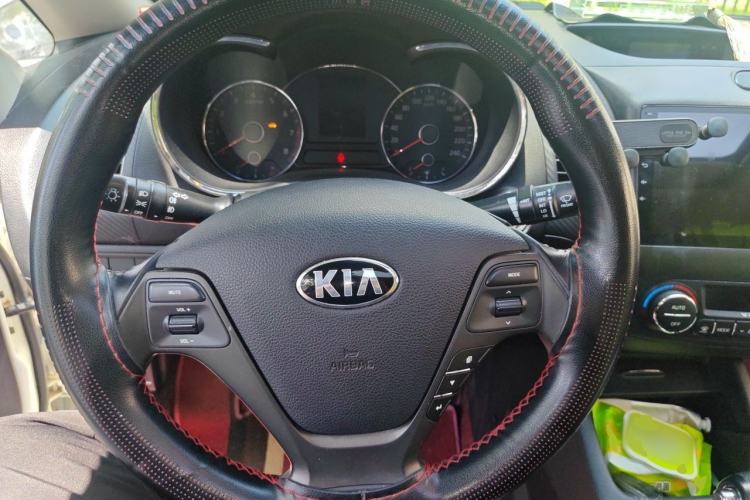 Used Kia K3 2013 1.6L Automatic DLX Steering Wheel