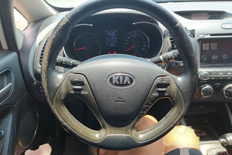 Used Kia K3 2013 1.6L Automatic GLS Steering Wheel