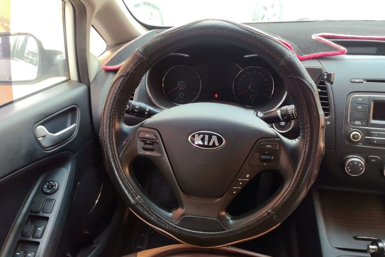 Used Kia K3 2013 1.6L Automatic GLS Steering Wheel